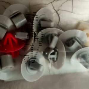 Bevestigingsklem sierlijst Renault Kangoo of Trafic II.