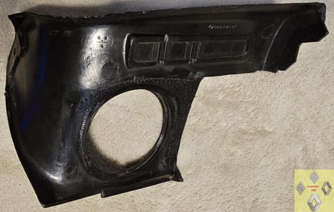Gebruikte dashboard kap rechts met gat voor rooster Renault 16 TS. - Afbeelding 2