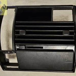 Gebruikte ventilatierooster midden met ruimte voor klokje Renault 11.