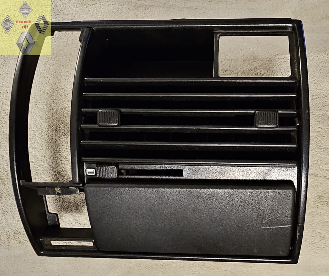 Gebruikte ventilatierooster midden met ruimte voor klokje Renault 11.
