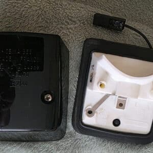 Gebruikte kentekenverlichting unit links platte stekker Seima 863 Renault 4, 5, 6 of 12.