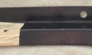 Plaatwerk reparatie deel dwarsbalk links Renault 19 Cabrio.