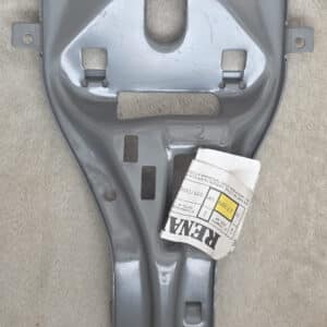 Plaatwerk bevestiging slot motorkap Renault 19.